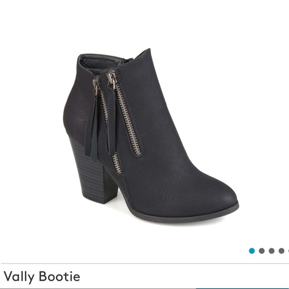 Journee Collection brand new black booties - Picture 2 of 7